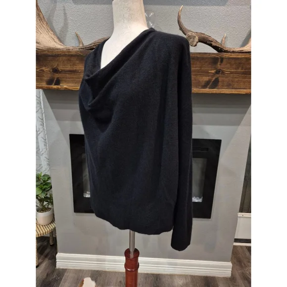 Antonio Melani Cashmere Sweater Size Medium in Excellent Condition - Picture 3 of 6